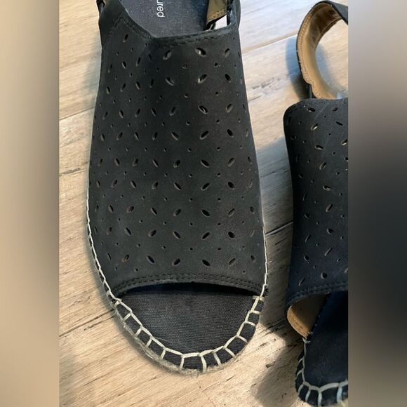 Clarks Unstructured women’s black leather wedge sling back heel. Size 8.5 - Picture 3 of 8